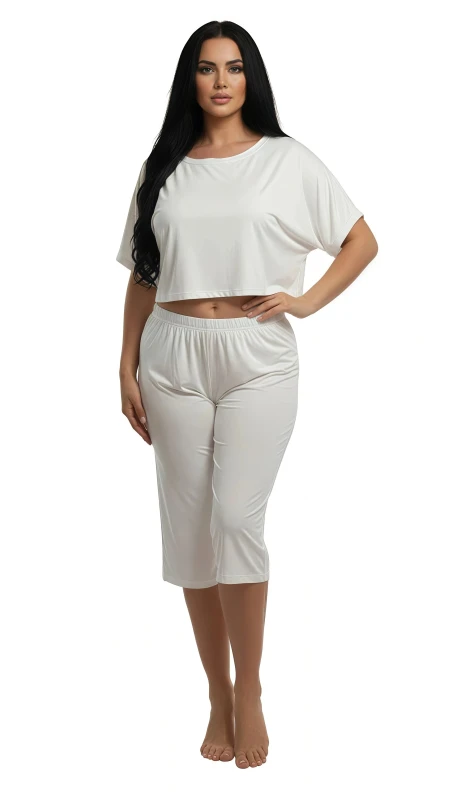 Women's Relaxed Fit Elastic Waist Pull-On Capri Pants - White