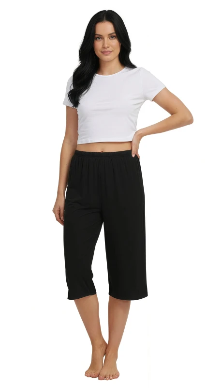 Women's Relaxed Fit Elastic Waist Pull-On Capri Pants - Black